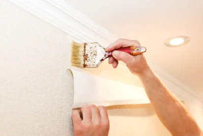 Pose de papier peint à Halluin — revêtements muraux et toiles de verre